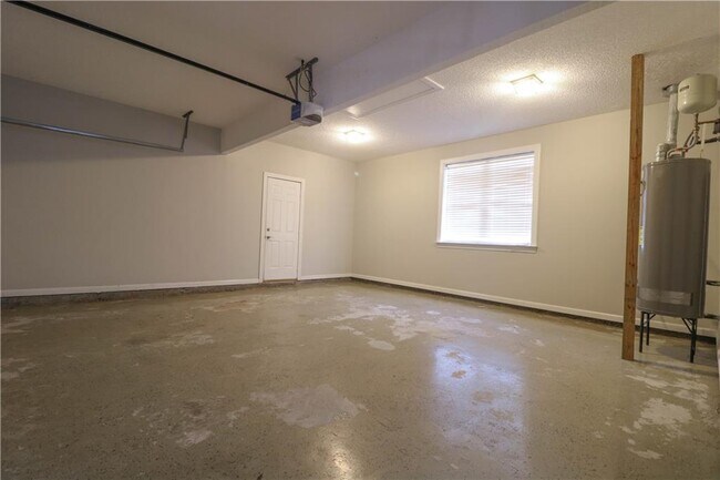 Building Photo - 145 Rabbits Run