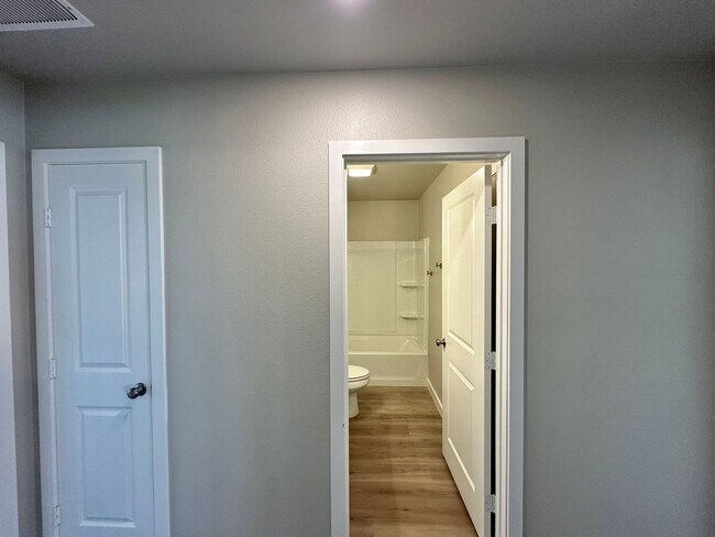 Building Photo - 3 bed/2 bath: Bell Farms AVAILABLE AUGUST!