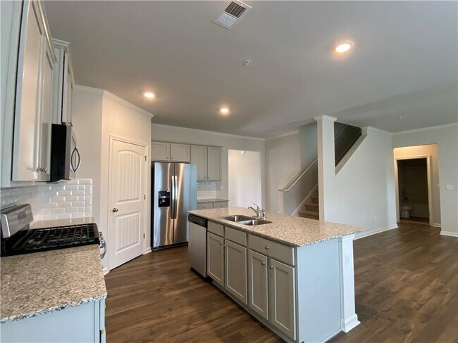 Building Photo - 2715 Piper Dr