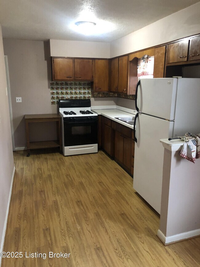 Building Photo - 6307 Sonnette Way