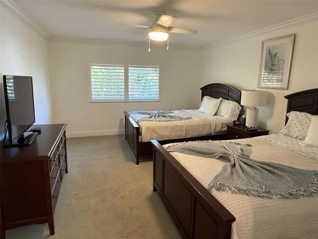 Building Photo - 4525 Poinciana St