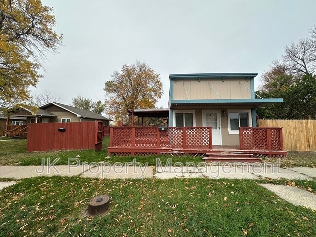 Primary Photo - 1219 6th Ave S