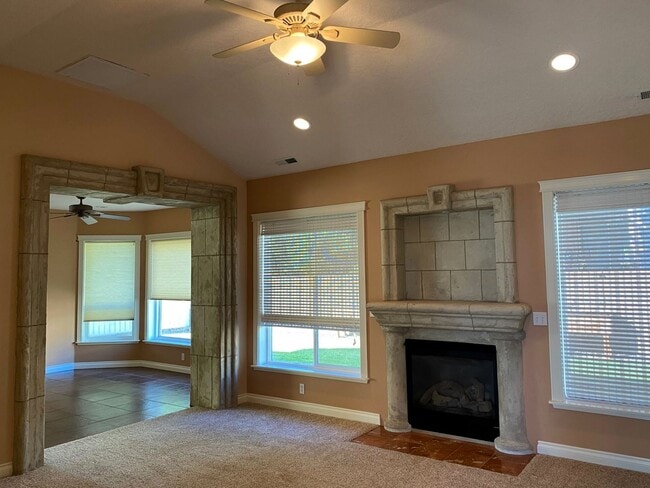 Building Photo - druc01