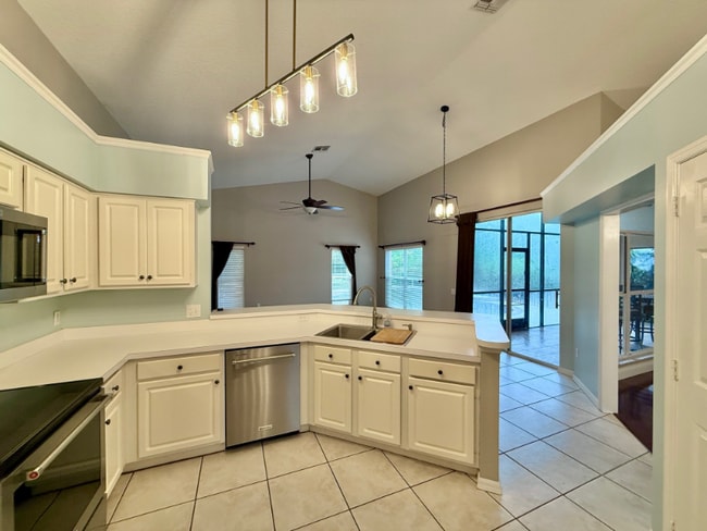 Building Photo - 5984 Jessica Dr