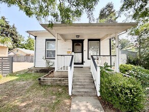 Building Photo - FREE RENT UNTIL OCTOBER 15TH
