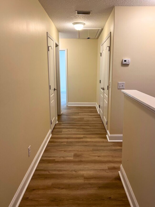 Building Photo - Updated 3/2 close to I95