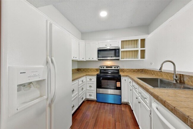 Building Photo - 3126 Windchase Blvd