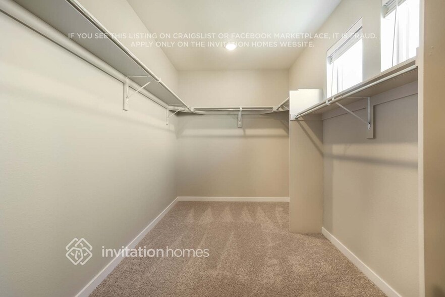 Building Photo - 3383 N Irvington St