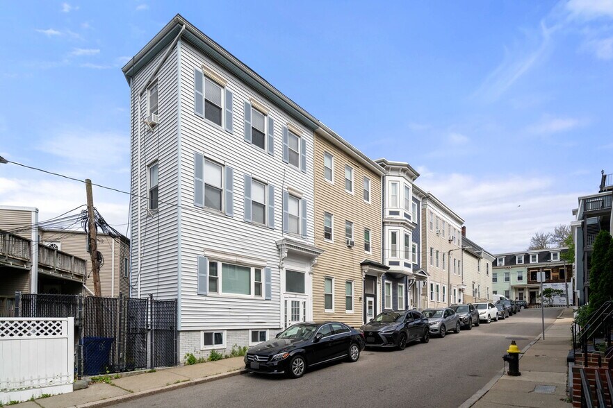 Building Photo - 13 Knowlton St