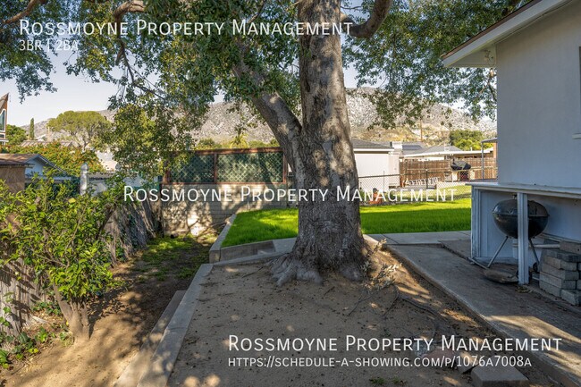 Building Photo - 10931 McVine Ave