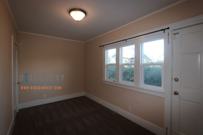 Building Photo - 4640 Park Blvd