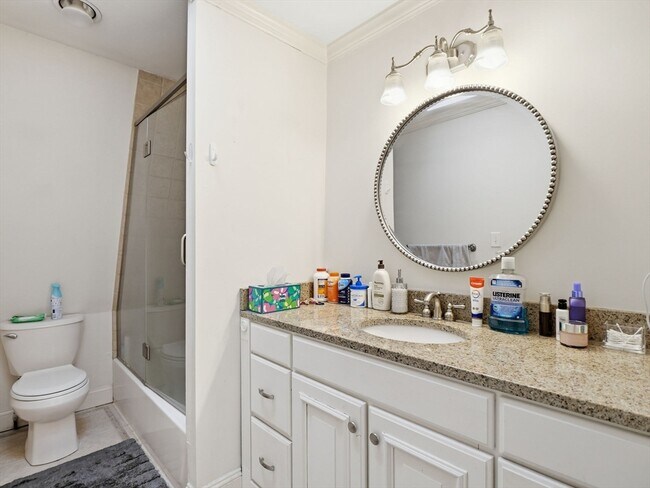 Building Photo - 25 Stock St