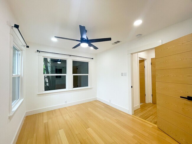 Building Photo - Effie