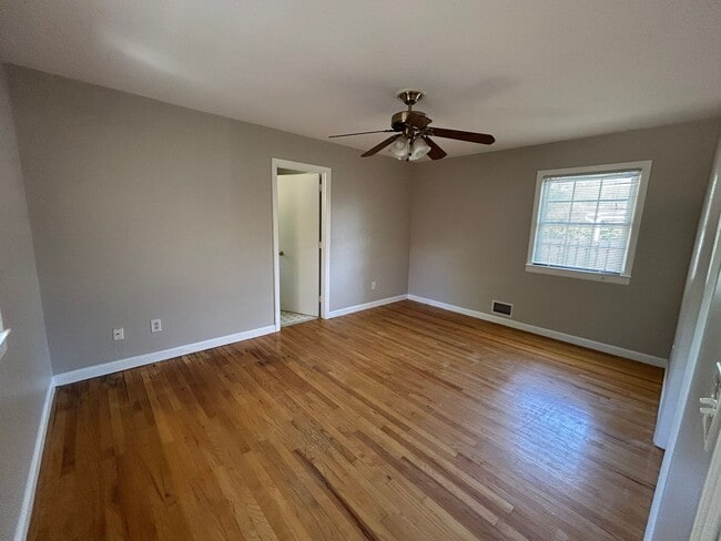 Building Photo - Updated home in College Acres!