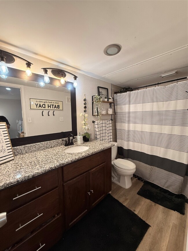 Building Photo - 3600 Jeanetta St