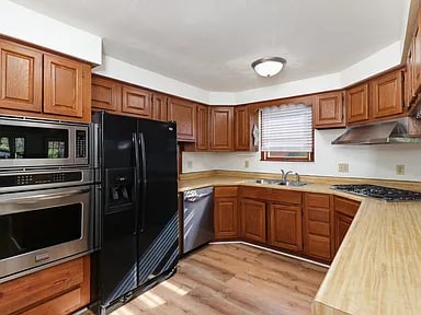 Building Photo - 913 S Linden St