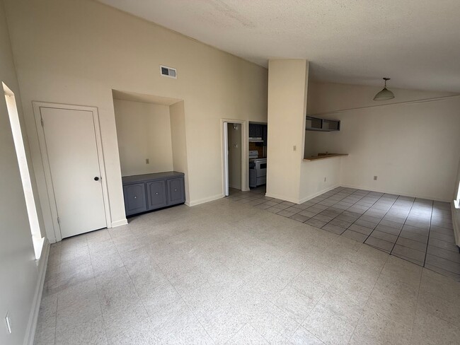 Building Photo - 8714 GSRI Ave