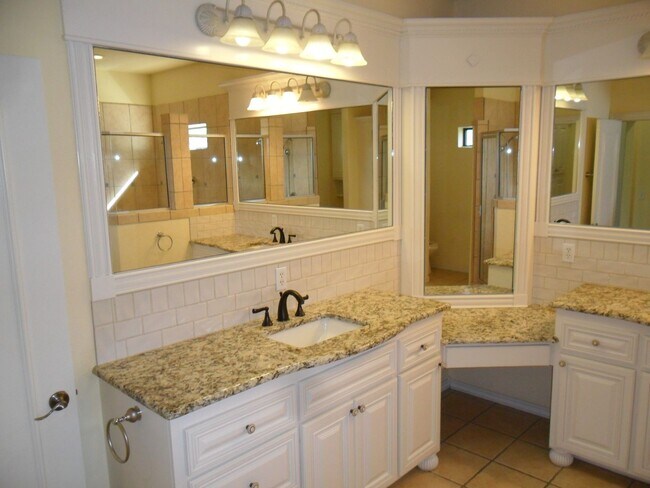 Building Photo - Classic Brookhaven Square Home - Quality T...