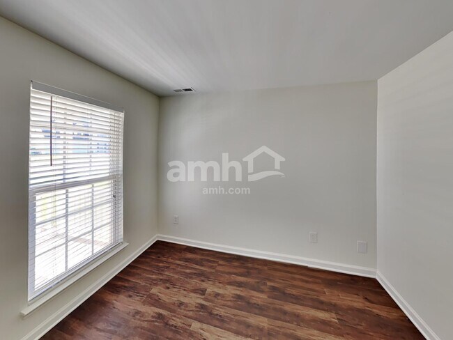 Building Photo - 1606 Harrison Way