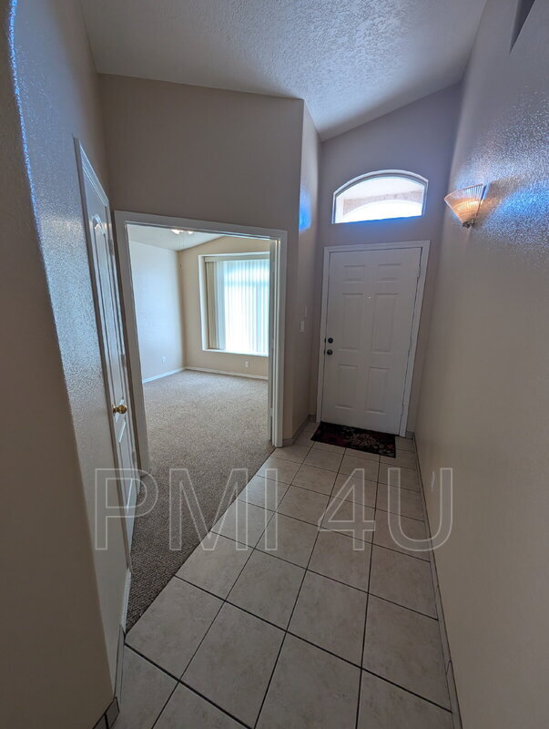 Building Photo - 9800 Kokopelli Dr NW