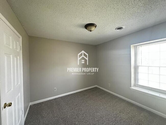 Building Photo - 3482 Kirby Terrace Dr