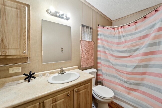 Building Photo - 151 Turning Point Ln