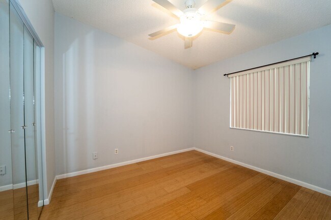 Building Photo - Comfortable Condo Living in St. Augustine Shores