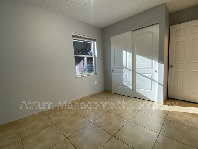 Building Photo - 2720 Sunrise Ct