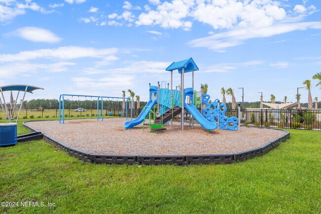 Building Photo - 12422 Rubber Fig Ter