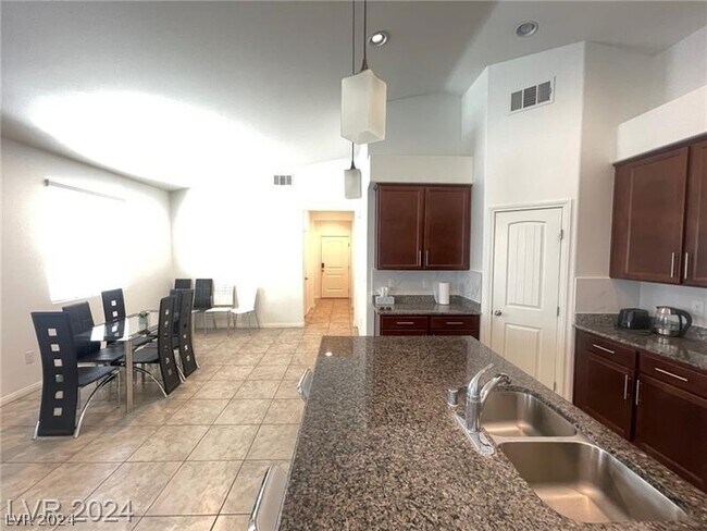 Building Photo - 6166 Villa Lante Ave