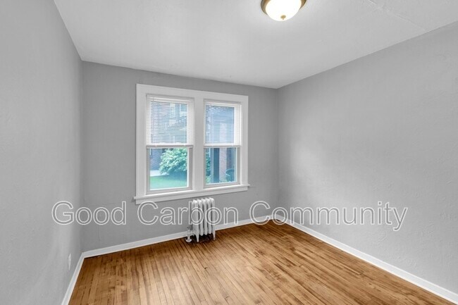 Building Photo - 137 Sanders Rd