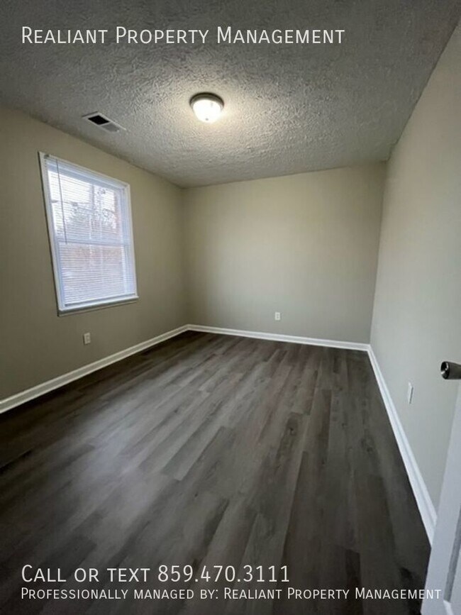 Building Photo - 120 Wichita Dr
