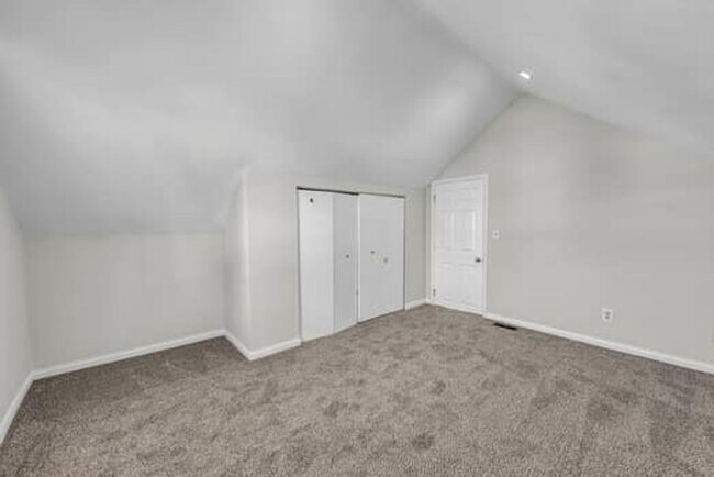 Building Photo - 3940 Delmar Ave