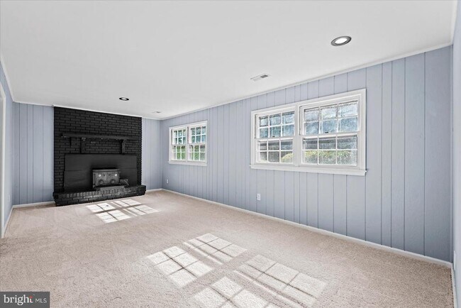 Building Photo - 2312 Harpoon Dr