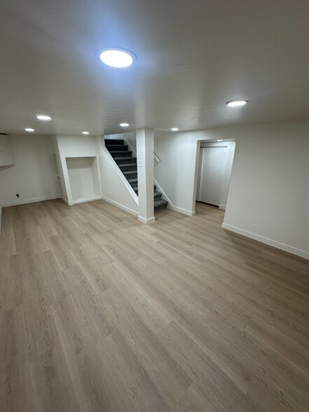 Building Photo - 8169 Ivy Dr