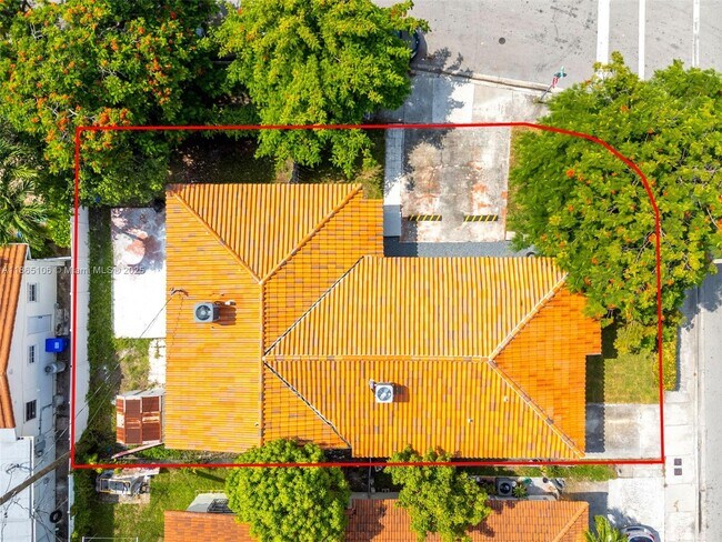 Building Photo - 1293 SW 22nd Ave