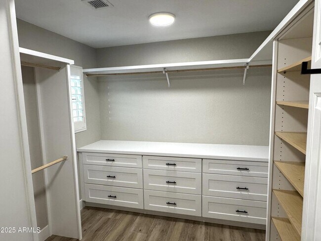 Building Photo - 3733 E Orchid Ct