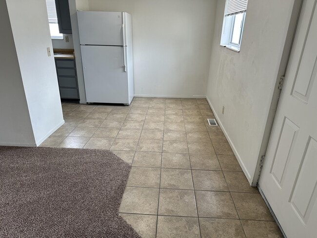 Building Photo - 307 N 1st St