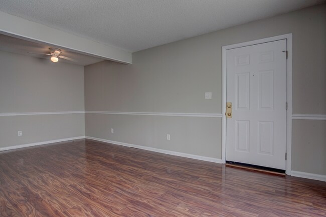 Building Photo - 950 Forestbrook Rd
