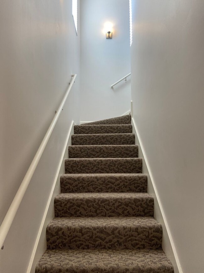 Building Photo - Pre-Leasing Available — 3-Bedroom, 2.5-Bath Home in Spring Hill Coming Soon!