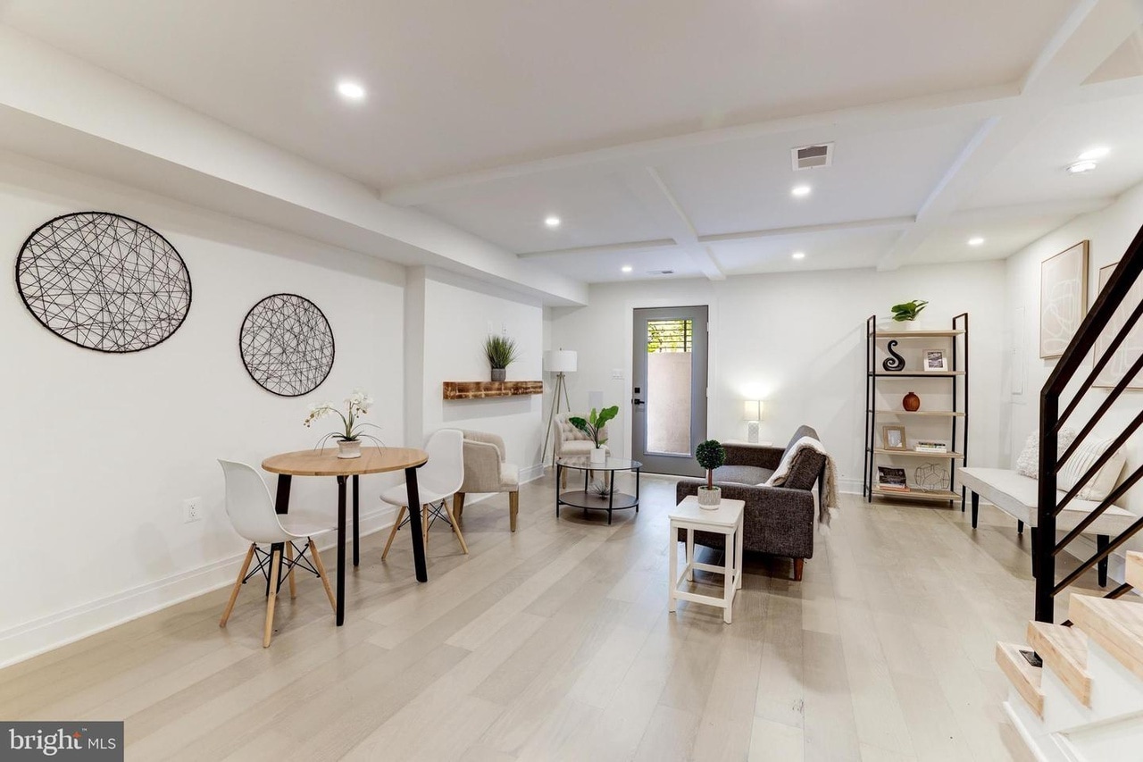 Building Photo - 4627 43rd Pl NW