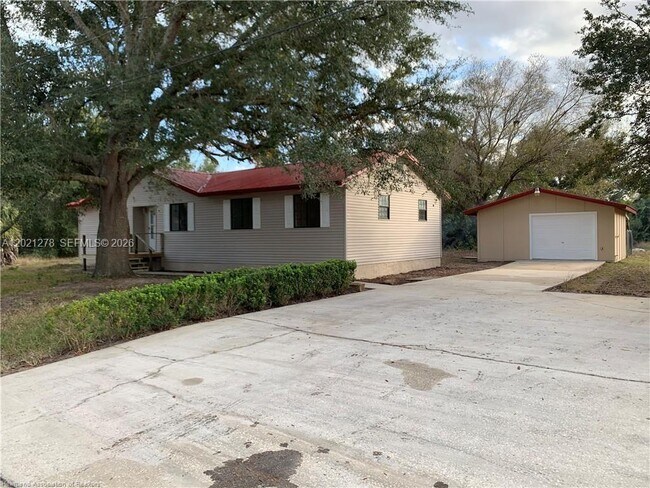 Building Photo - 2225 N Unicorn Rd