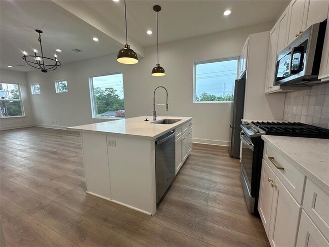 Building Photo - 2828 Versailles Oak Ln