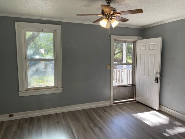 Building Photo - 4025 Gary Dr