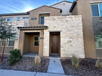 Building Photo - 3 Bed / 2.5 Bath Gilbert Townhome GATED Co...