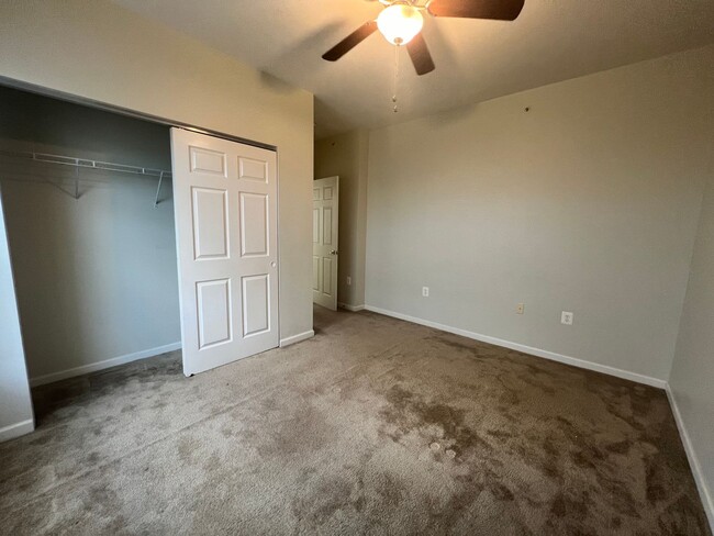 Building Photo - Lovely 3 BR/2 BA Condo in Capitol Heights!