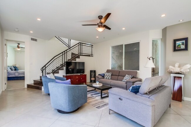 Building Photo - 28548 Meadow Glen Way W
