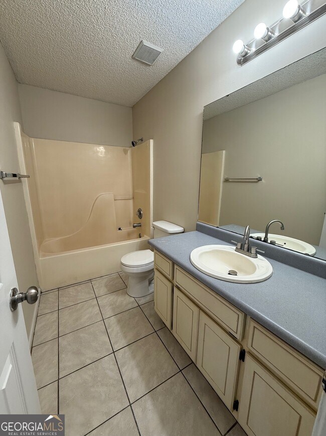 Building Photo - 32 Talbot Ct