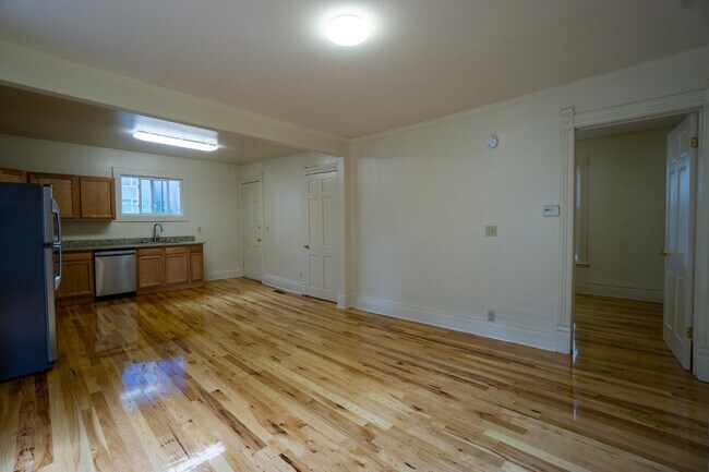 Building Photo - 546 Columbus Ave