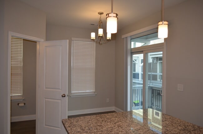 Building Photo - 1057 Vida Wy